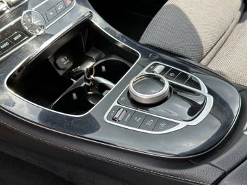 Mercedes E 220 - 11