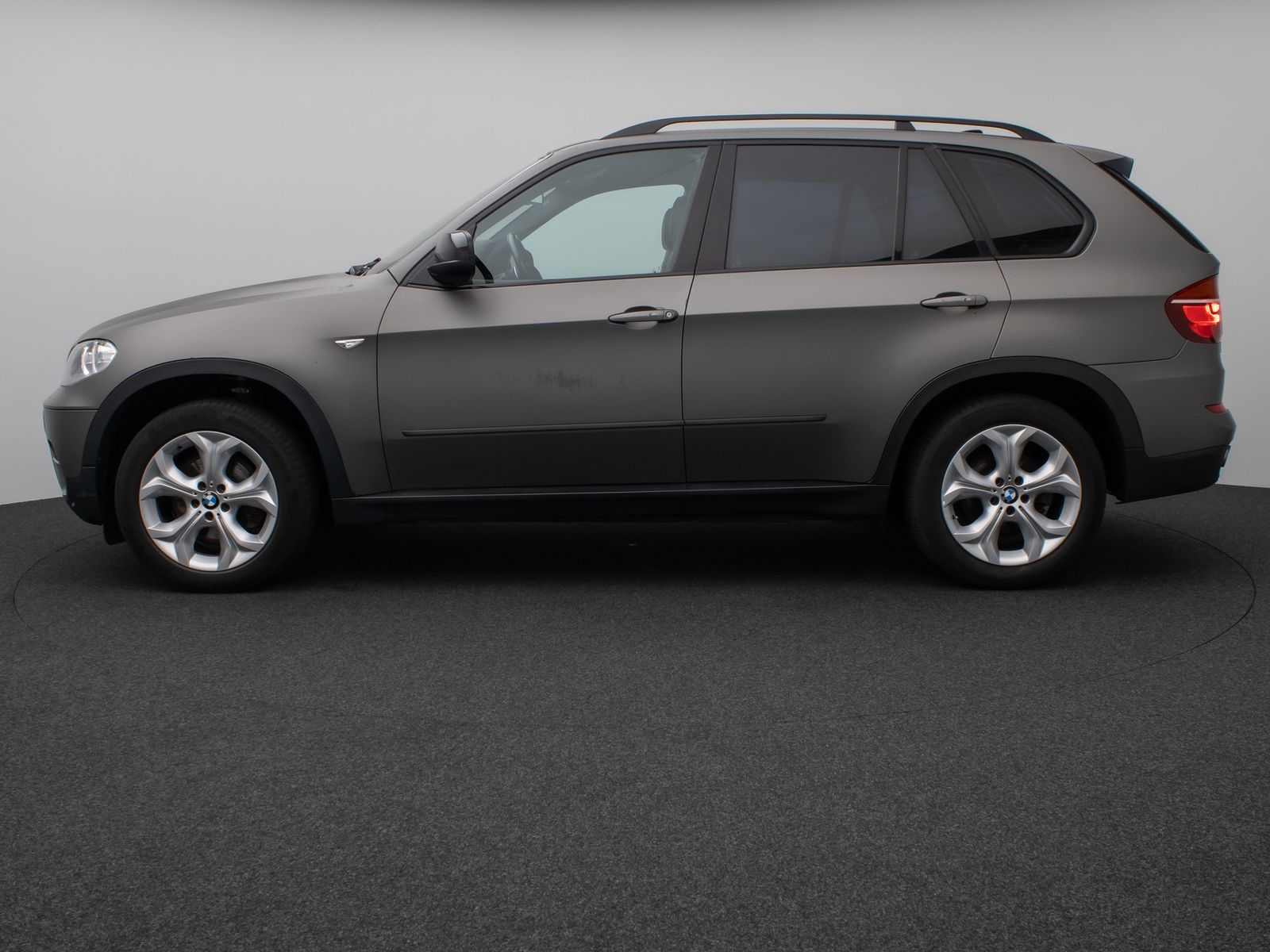 Fahrzeugabbildung BMW X5 xD40d  Sport Panorama Kamera HUD HiFi SoftCL