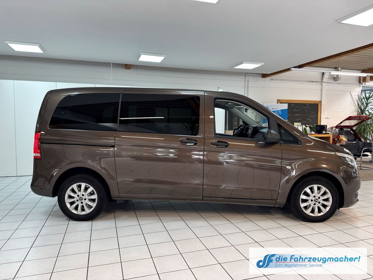 Fahrzeugabbildung Mercedes-Benz Vito Tourer 116 CDI BT kompakt BlueTEC *EXPORT