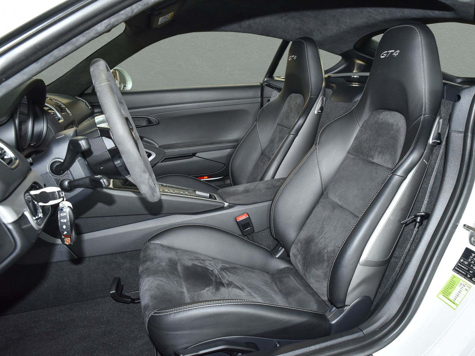Fahrzeugabbildung Porsche Cayman GT4 - Heckflügel | Tempomat