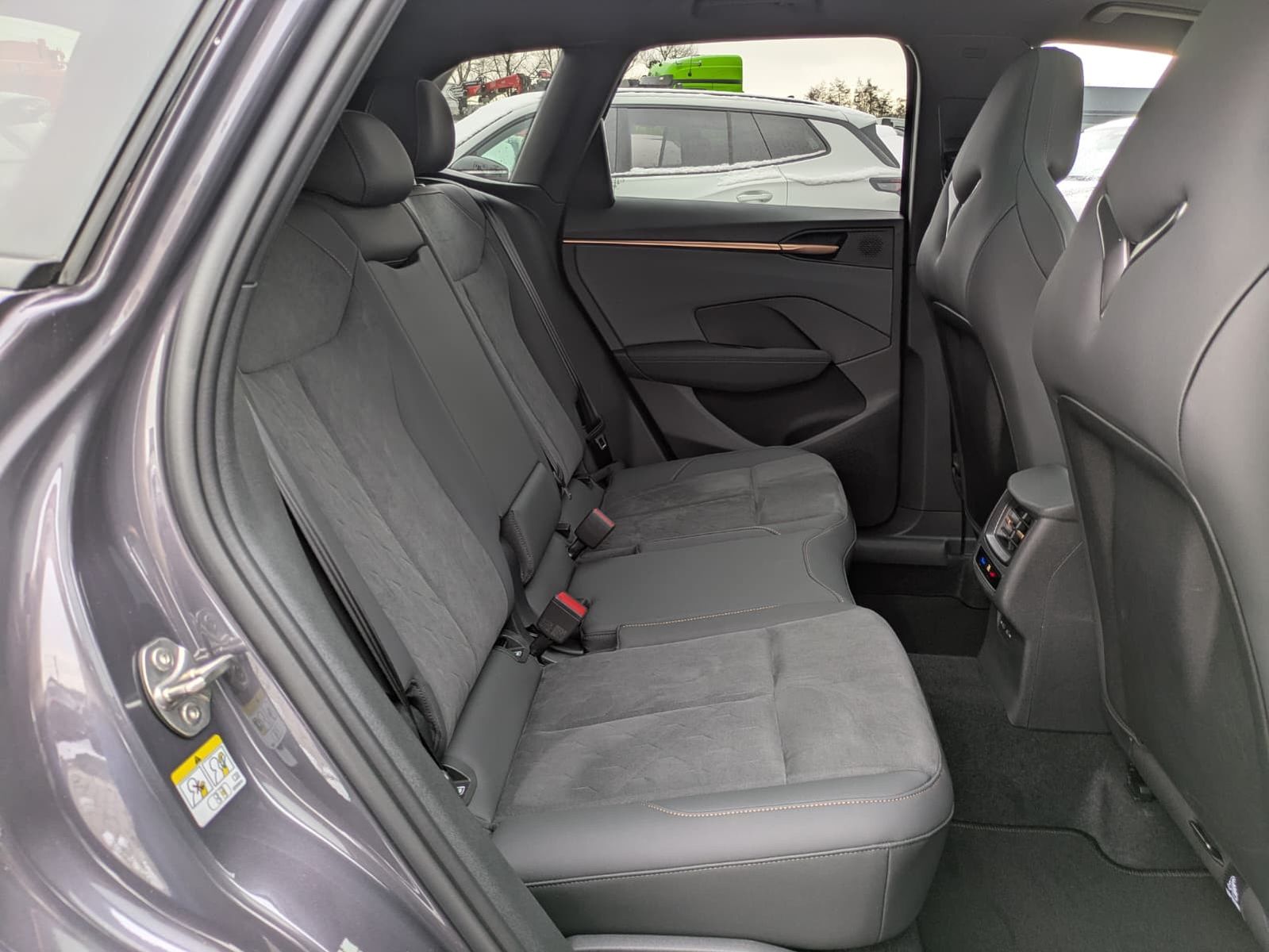 Fahrzeugabbildung CUPRA Terramar 1.5 eTSI 360°HUD*MATRIX*PANO*DCC*20"