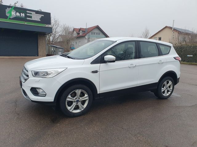 Ford Kuga Titanium Navi Rückfahrkamera Euro 6 AHK