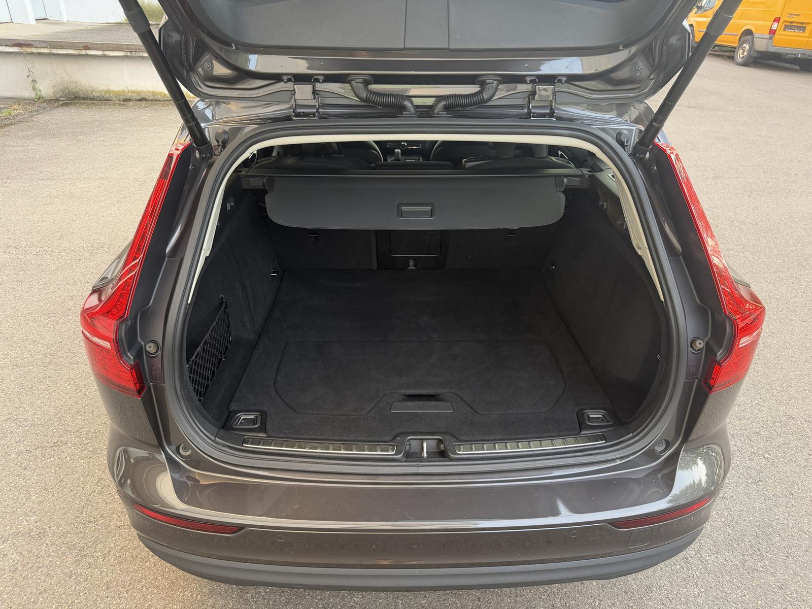 Volvo V60 Core LED ACC Virtual-Cockpit Rü-Kamera Navi