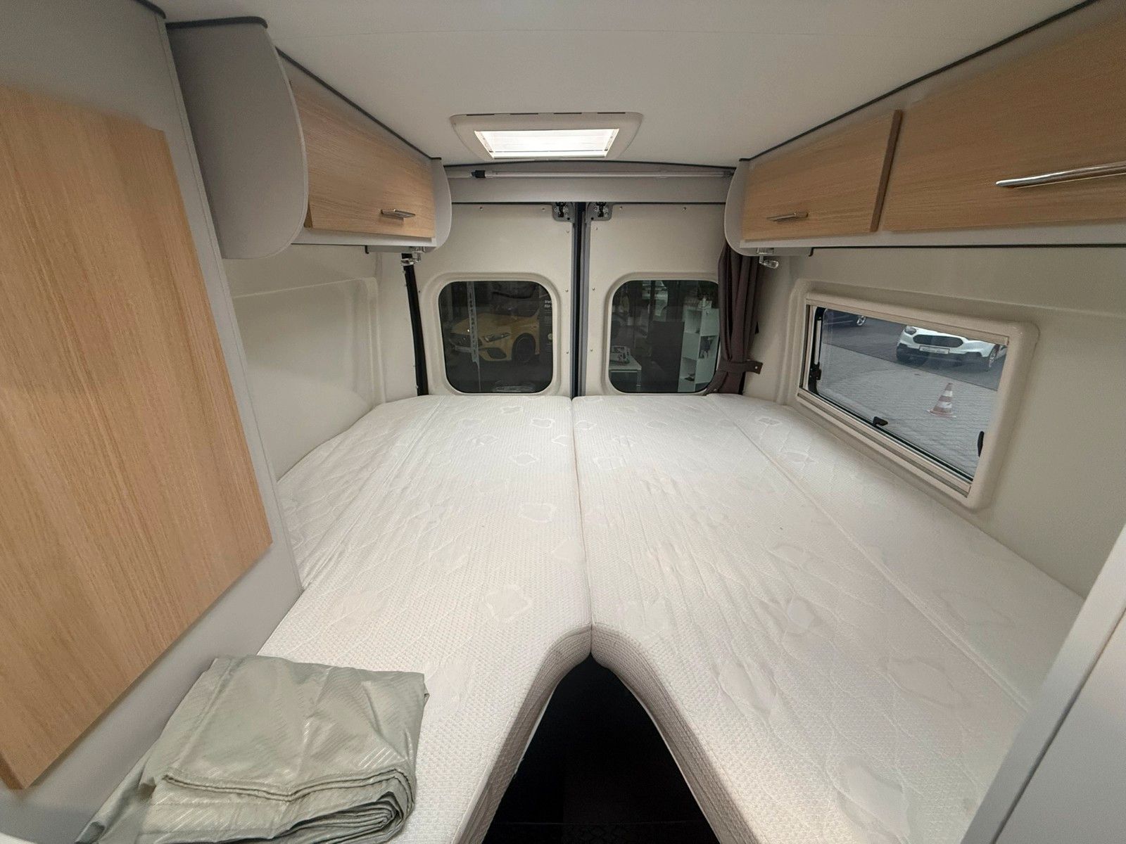 Fahrzeugabbildung Karmann Dexter DE 600 Automatik  160 PS