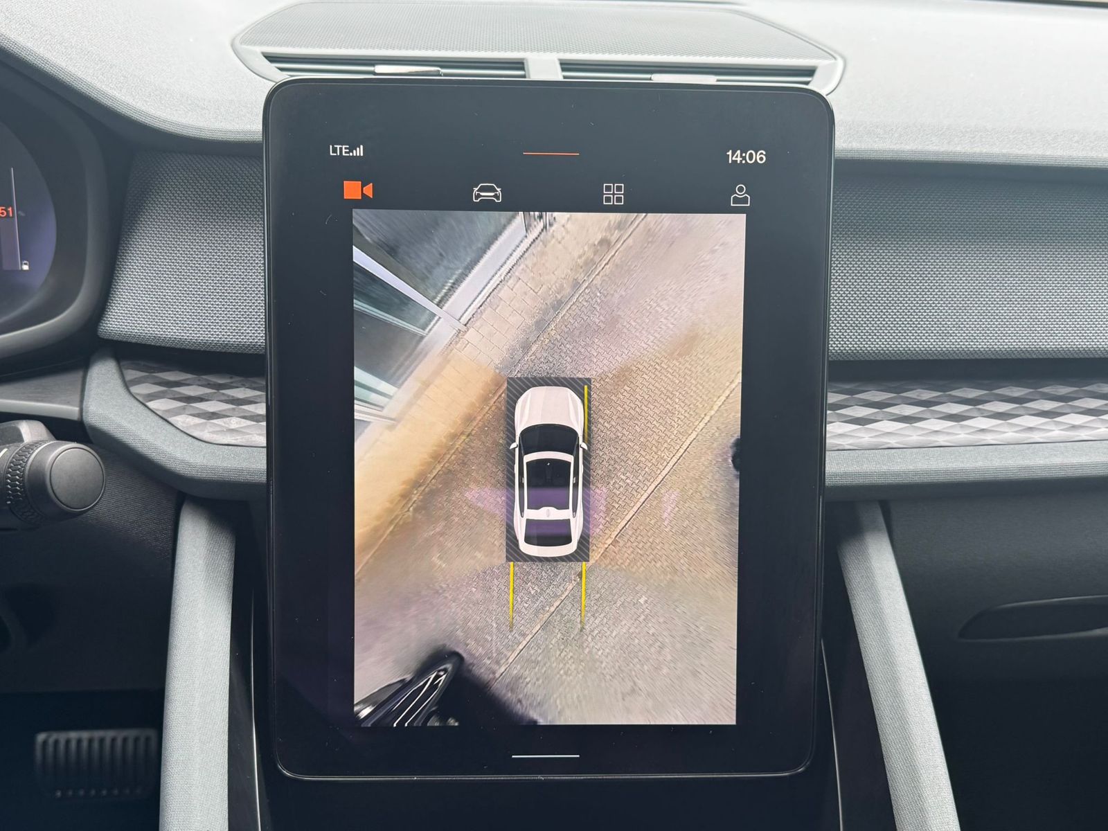 Fahrzeugabbildung Polestar 2 Long Range SM MEMO+LED+SHZ+ACC+DAB+360°+WP+19"