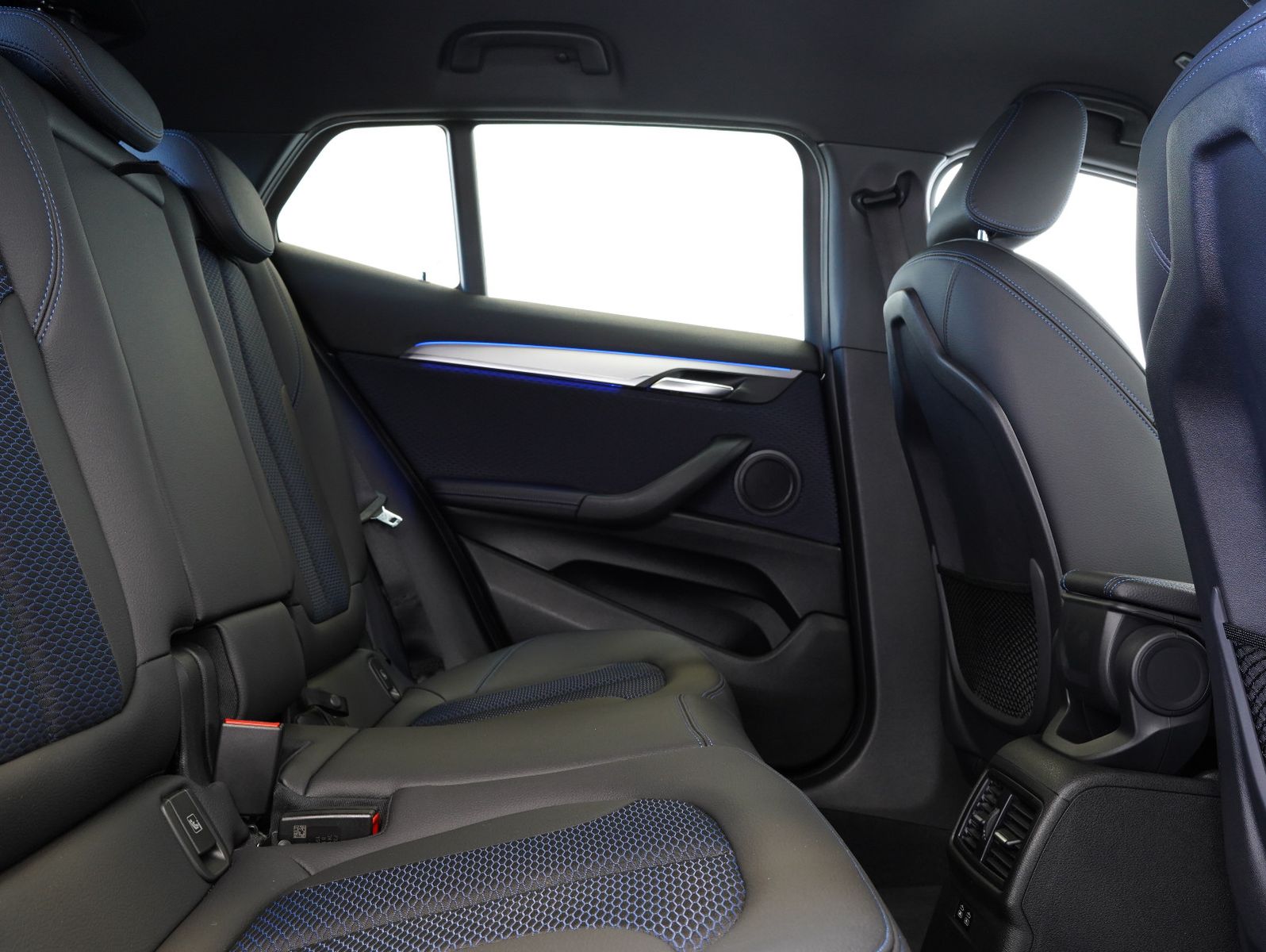 Fahrzeugabbildung BMW X2 sDrive 20 i M Sport LED/HEADUP/KEYLESS/KAMERA