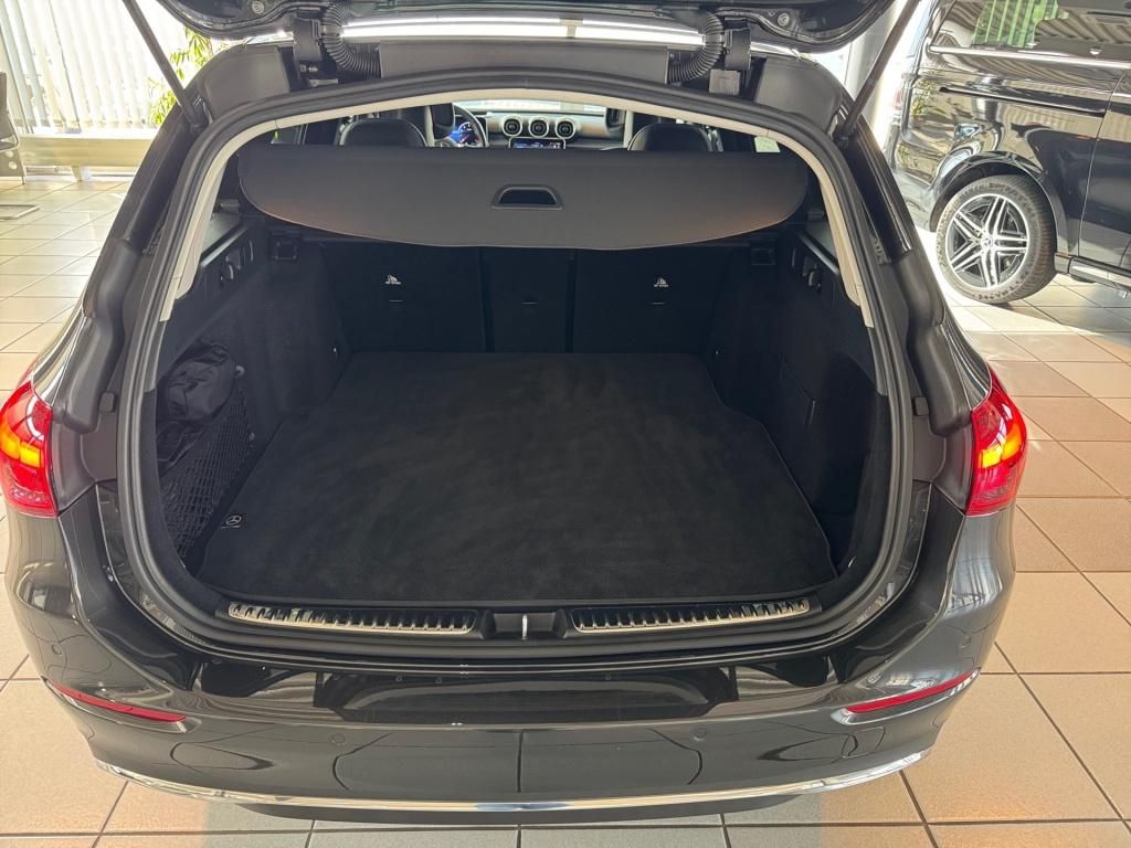 Fahrzeugabbildung Mercedes-Benz C 200 T Avantg. ACC HUD Keyless 360° Winterp.