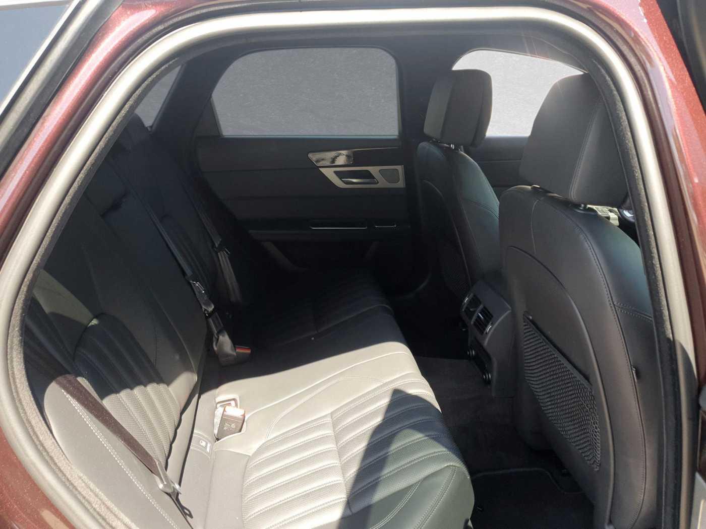 Jaguar XF 25t Sportbrake Portfolio