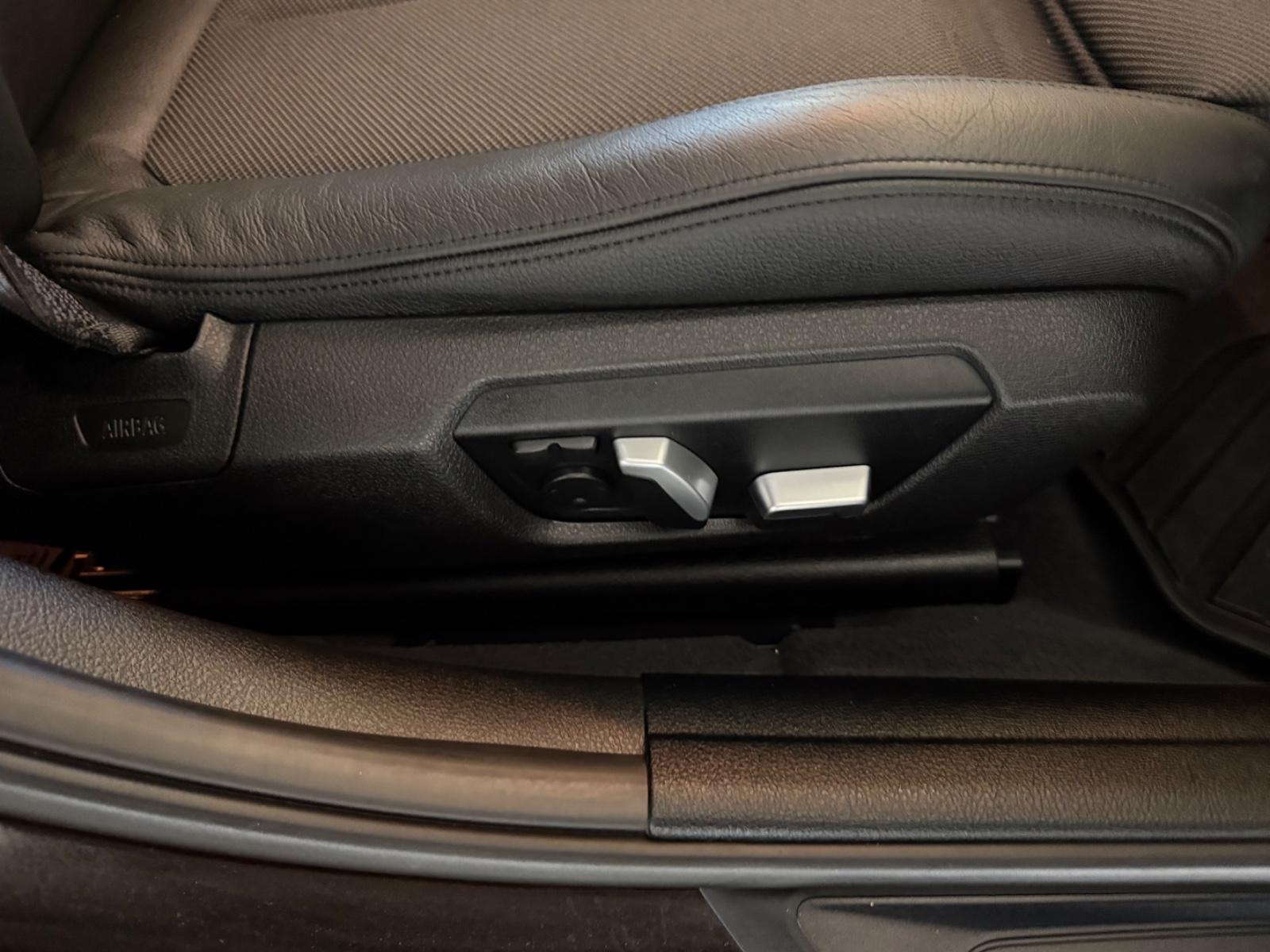 BMW 320i Touring Advantage LED/Memory/HUD/Pano/ACC