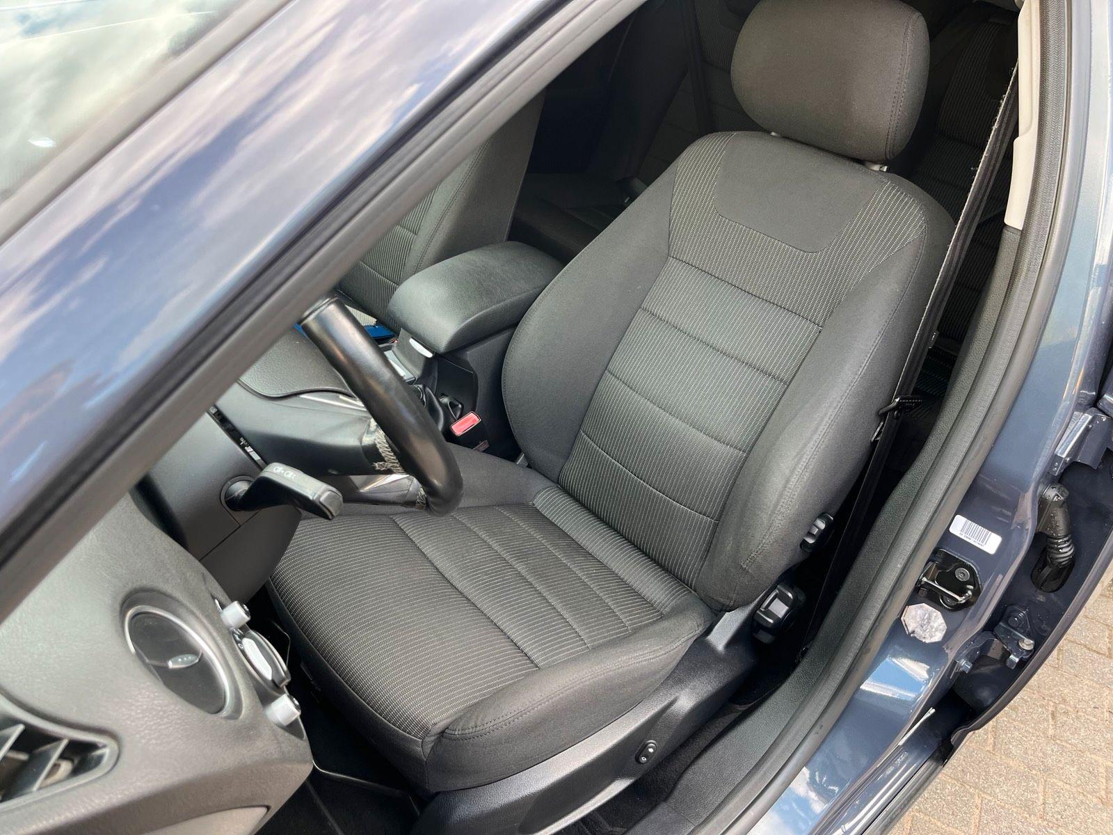 Ford Mondeo 2012 — photo 10