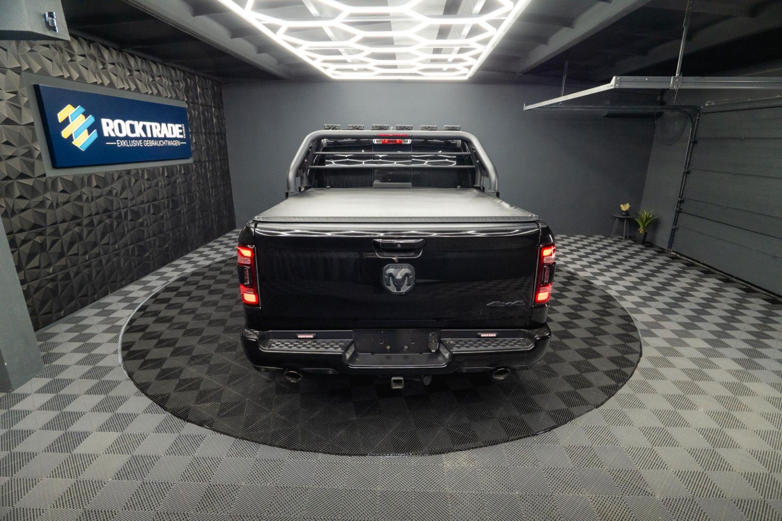 Fahrzeugabbildung Dodge RAM 5.7 V8 HEMI 4x4 LARAMIE Limited Offroad LED