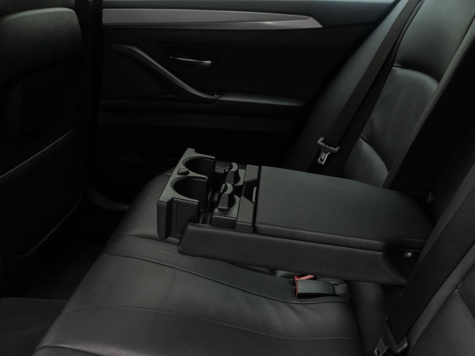 Fahrzeugabbildung BMW 525d xD M Sport Kamera HUD Alarm HiFi Komfort