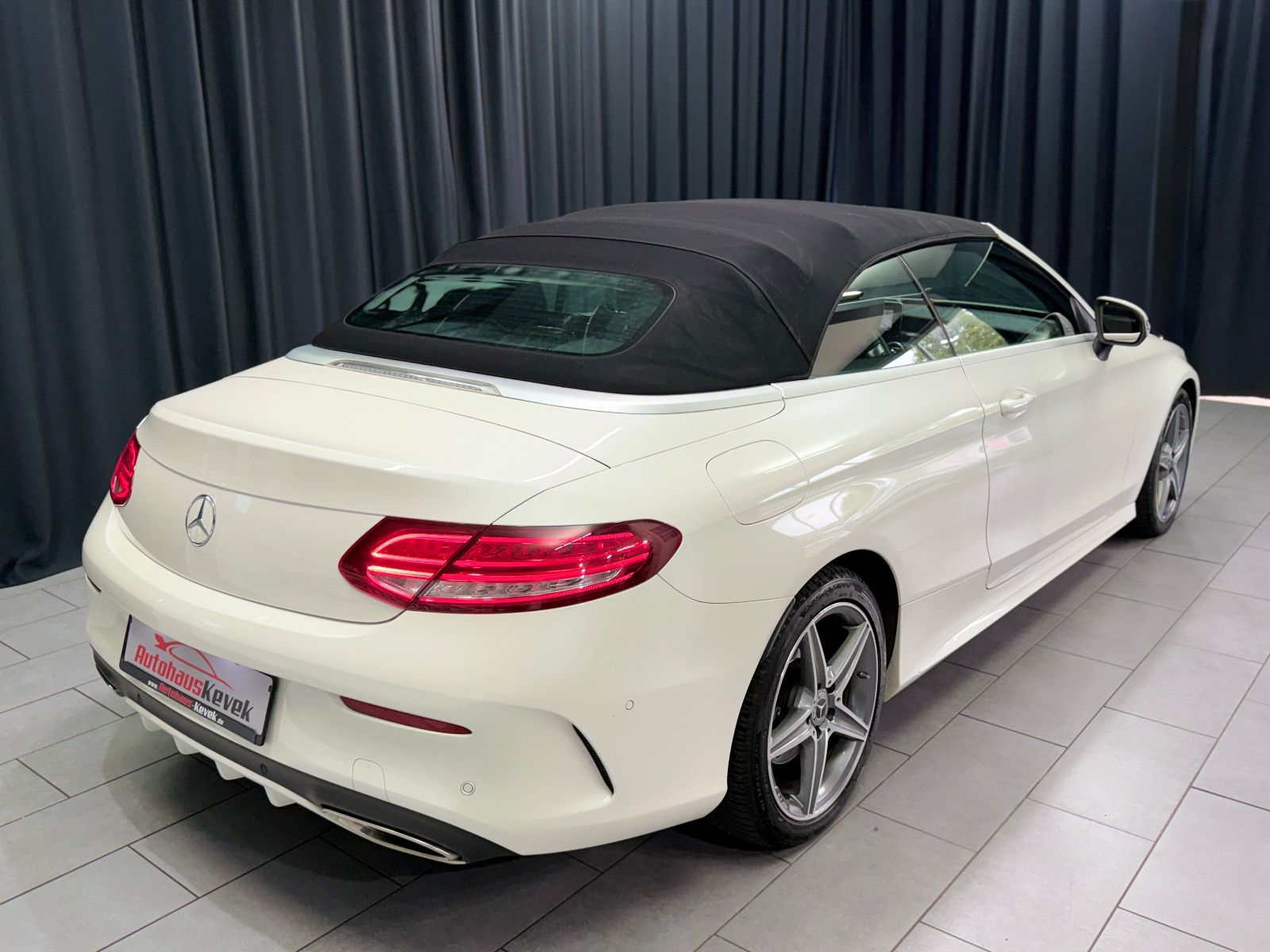 Fahrzeugabbildung Mercedes-Benz C 180 Cabrio |AMG-LINE|LED|RF-CAM|AUTOMATIK