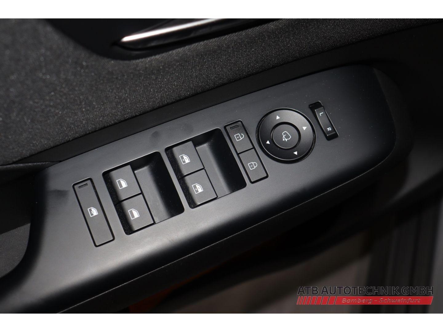 Fahrzeugabbildung Hyundai KONA Elektro N Line 65,4 kWh 2WD 218PS 98,6% SOH