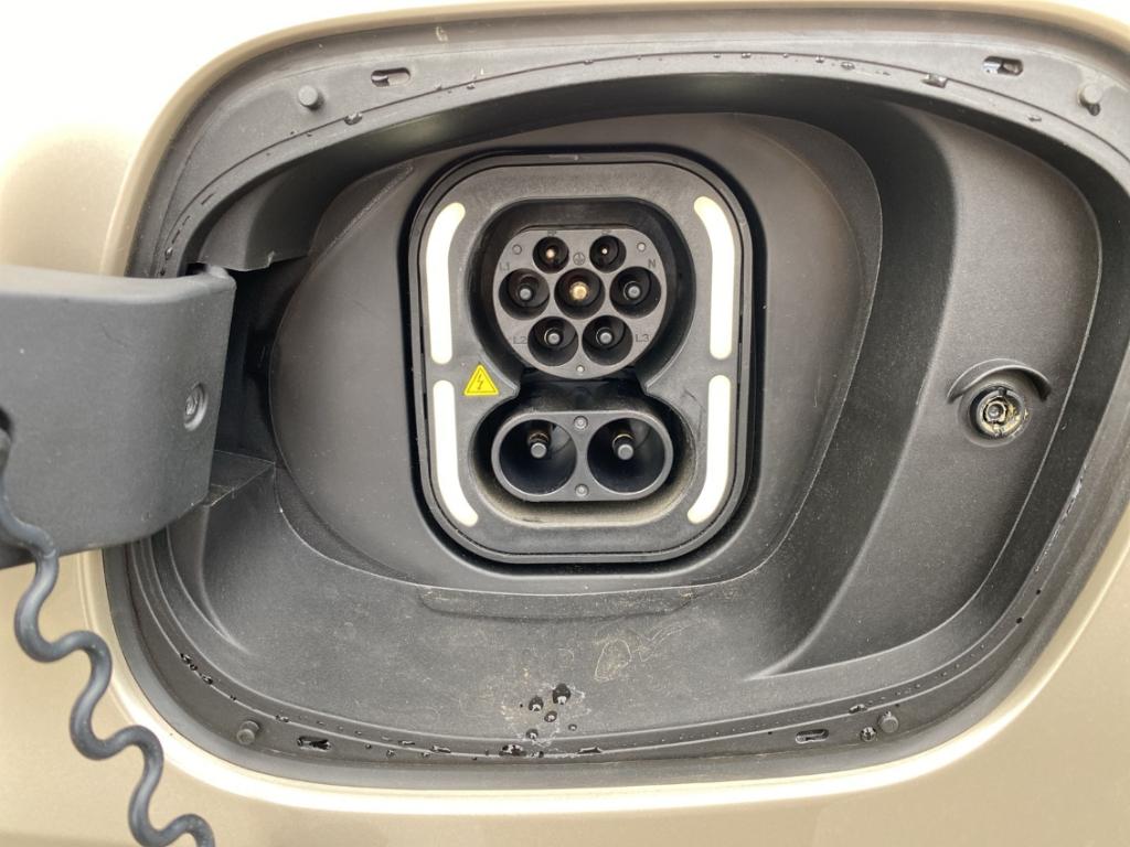 MG S6 EV Luxury AWD ACC/20''LM-Felgen/Lenkrad&Sitzh