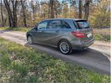 Mercedes-Benz B250 PANO NAVI LEDER LED KAMERA - Mercedes-Benz B 250 Gebrauchtwagen