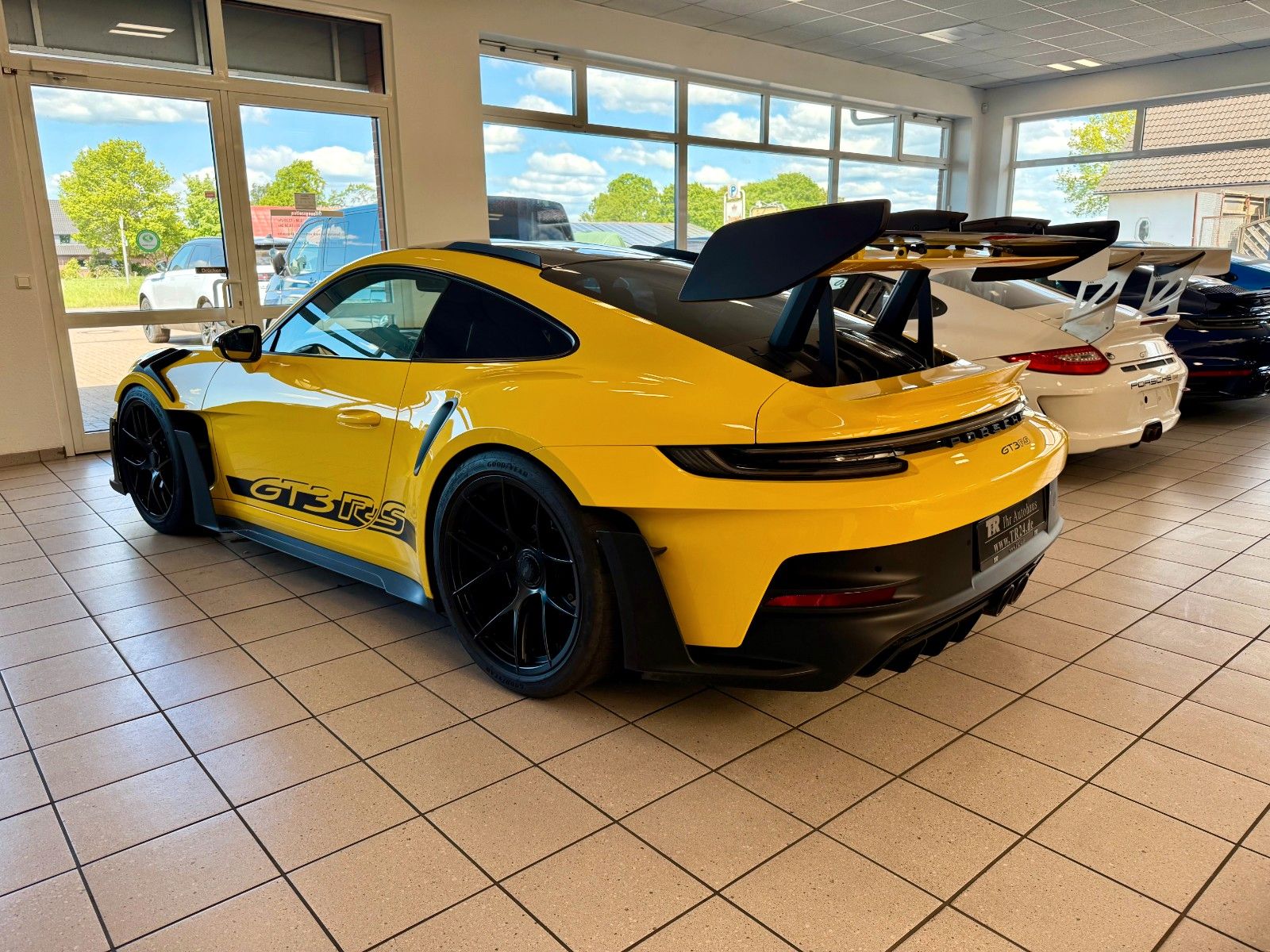 Fahrzeugabbildung Porsche 911 992 GT3 RS Weissach/PCCB/Clubsport/LIFT