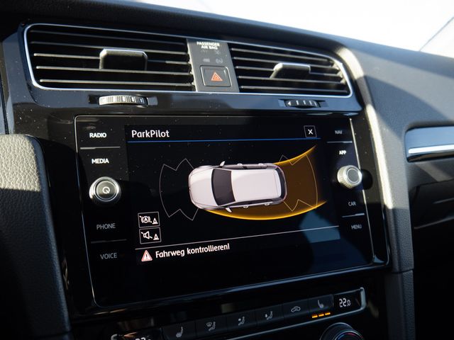 Golf VII 1.5 TSI DSG Highline R-Line LED NAVI AA