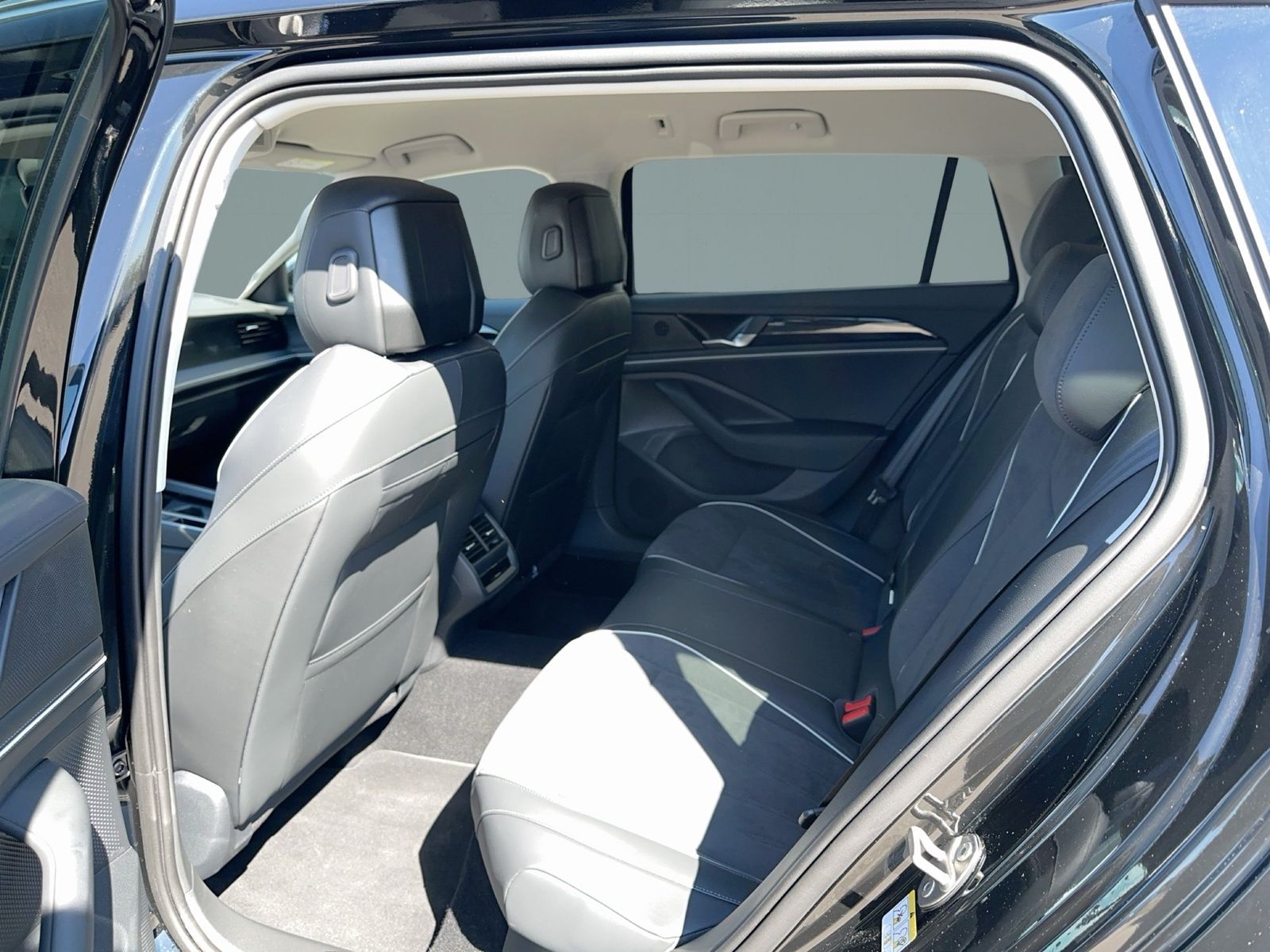 Volkswagen Passat - Bild 11