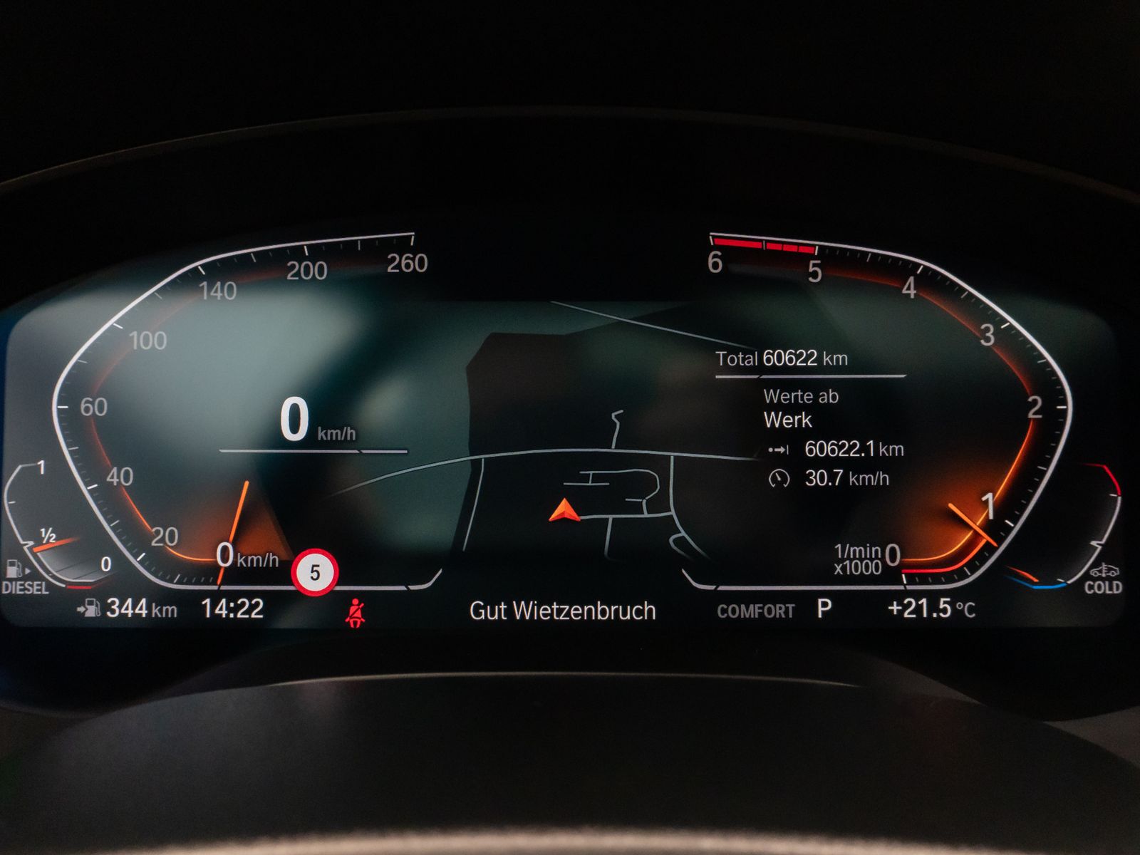 Fahrzeugabbildung BMW 540d xD Kamera Glasdach Laser HUD DAB H/K AHK