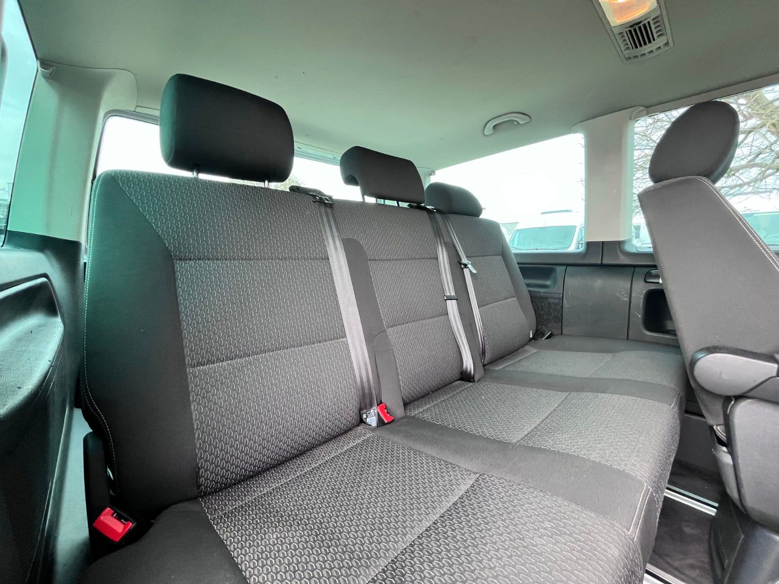 Fahrzeugabbildung Volkswagen T6 Multivan Trendline