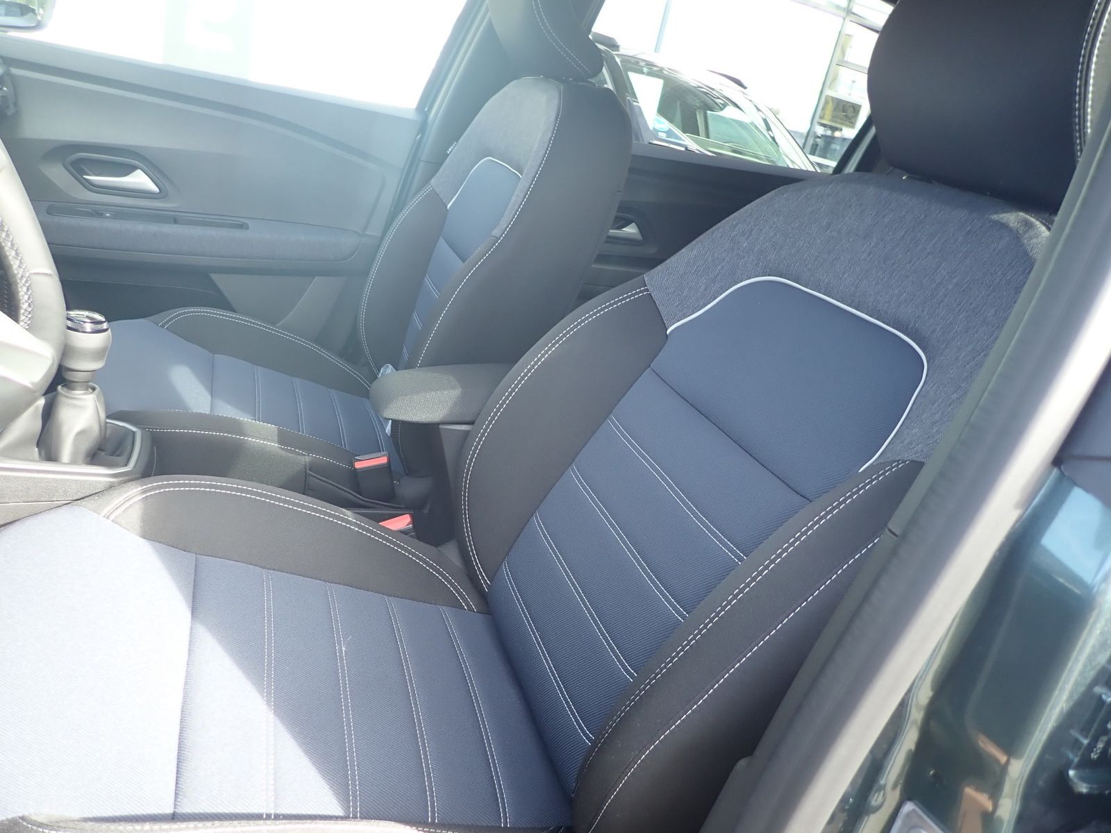 Fahrzeugabbildung Dacia Jogger Journey TCe 110