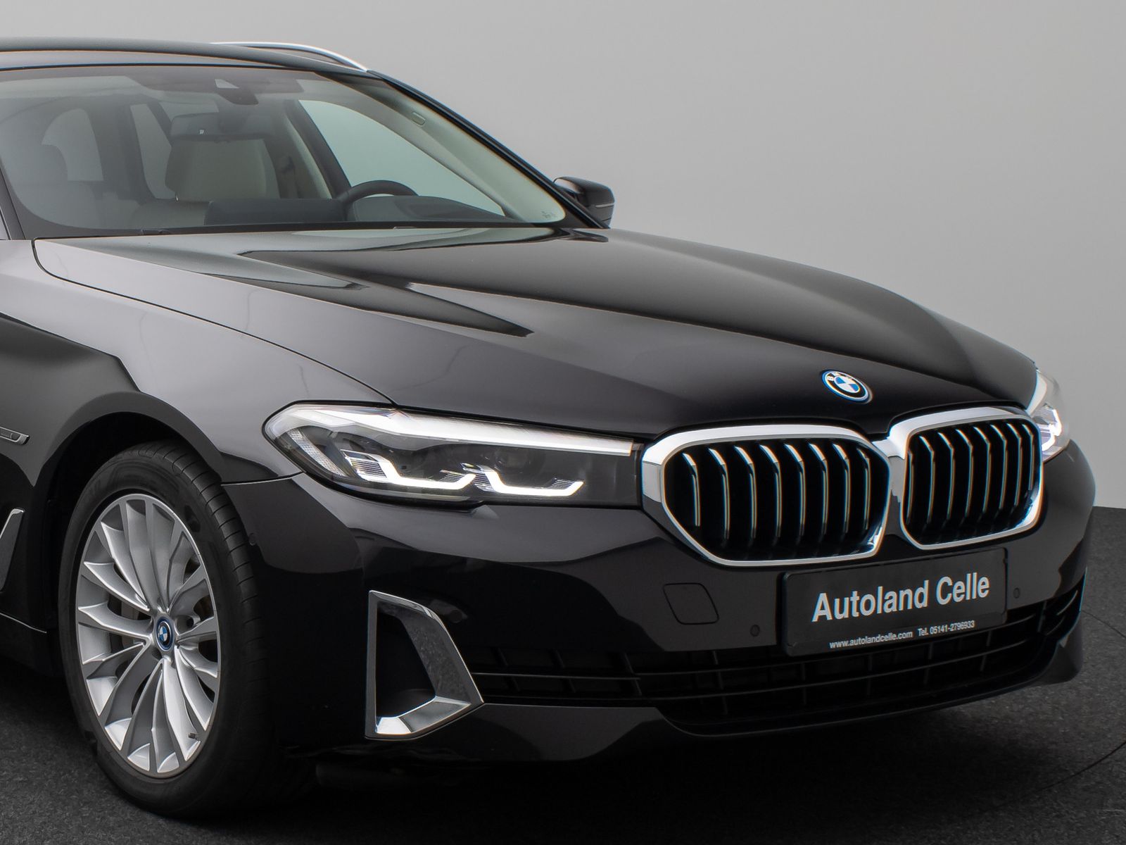 Fahrzeugabbildung BMW 530e xD Luxury Line KameraHUD DAB HiFi Komfort