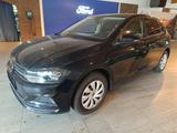 Volkswagen Polo COMFORTLINE NAVI / / GJR / Park Distance Co - gebrauchte Kleinwagen in Neumünster