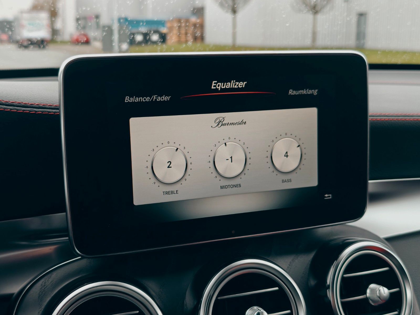 Fahrzeugabbildung Mercedes-Benz GLC 63 AMG 4Matic+, Burmester, Schalensitze, 360