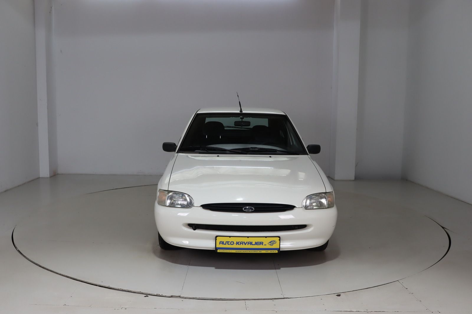 Fahrzeugabbildung Ford Escort 1.3i Flair aus 1. Hand
