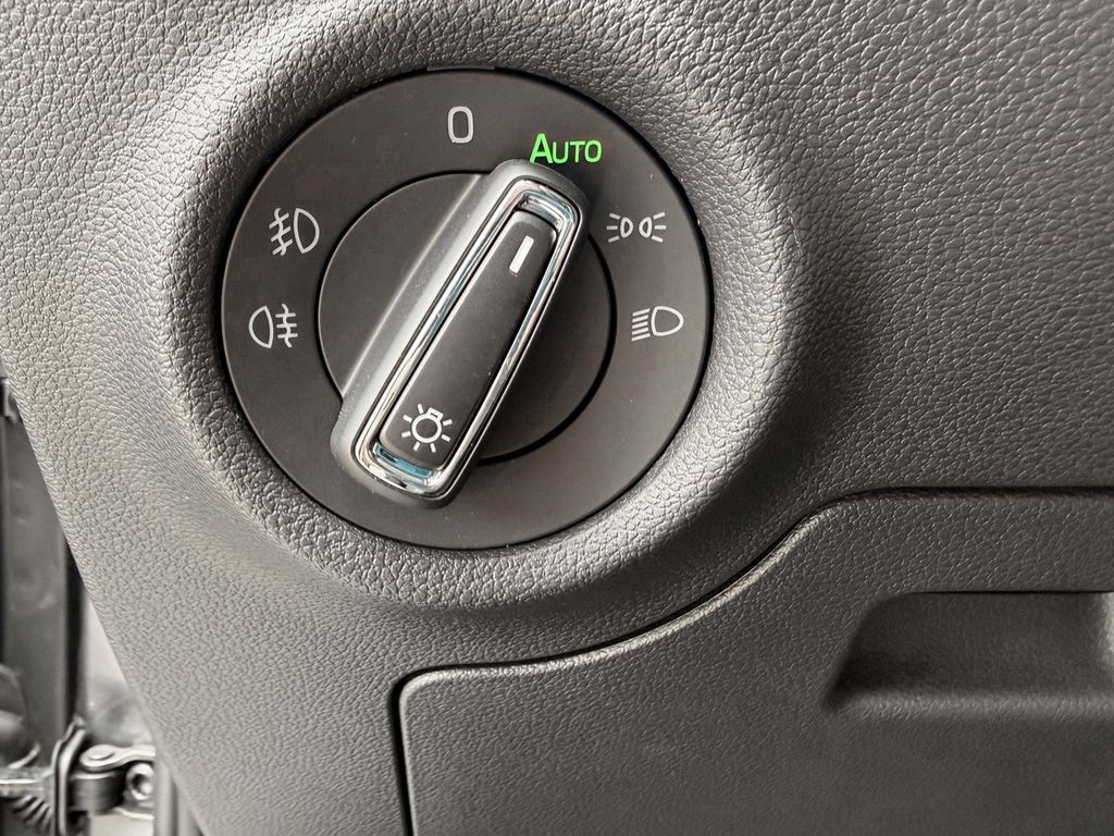 SKODA Scala Top Selection SHZ PDC Rückfahrkamera ALU SKODA Scala Top Selection SHZ PDC Rückfahrkamera ALU