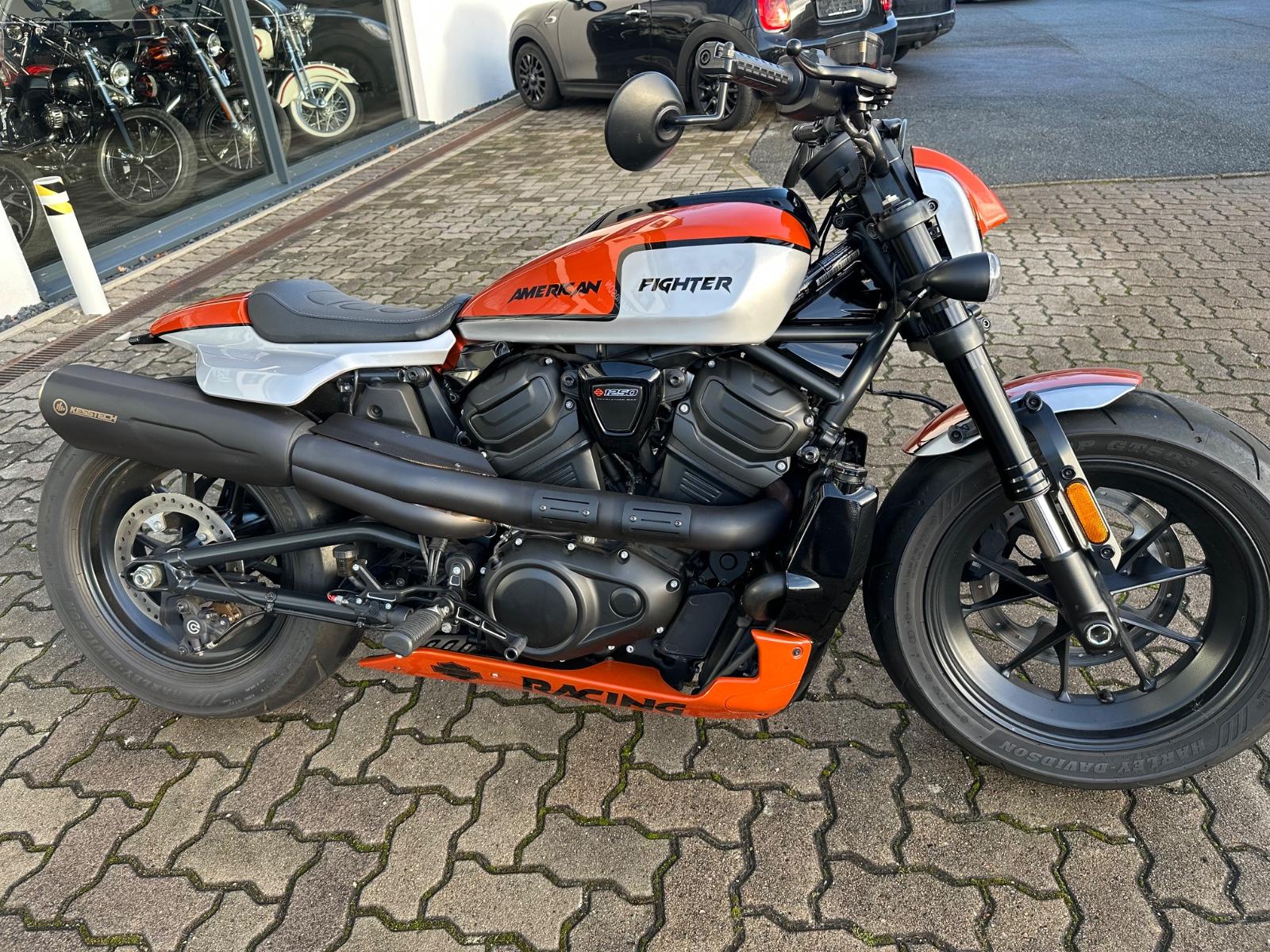 Harley-Davidson Sportster S mit Kess Tech Auspuff