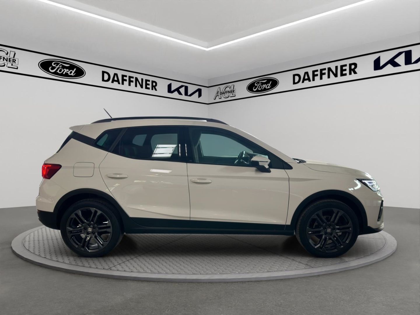Fahrzeugabbildung SEAT Arona 1.0 TSI 85 kW FR Navi Digitales Cockpit LE