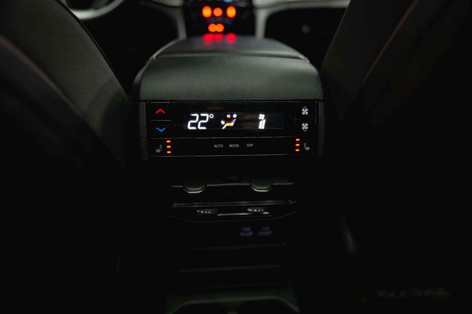 Fahrzeugabbildung Jeep Grand Cherokee 3.6 4x4 LIMITED L Modell 2022 19%