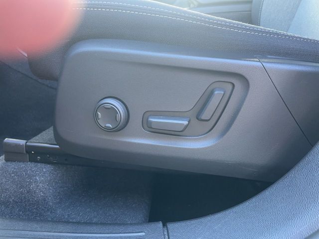 XC 40 B4 AWD Plus Dark (EURO 6d) LED+Keyless