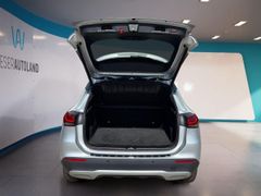 Fahrzeugabbildung Mercedes-Benz GLA 200d Style MULTIBEAM PANO RFK 8-Fach Bereift