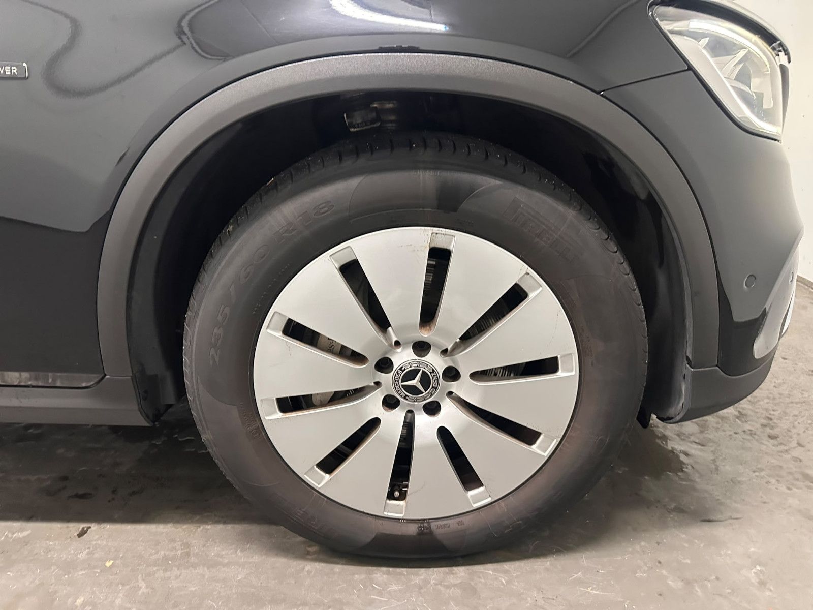 Fahrzeugabbildung Mercedes-Benz GLC 300 e 4MATIC Autom.*AHK*PANORAMA*DISTRO
