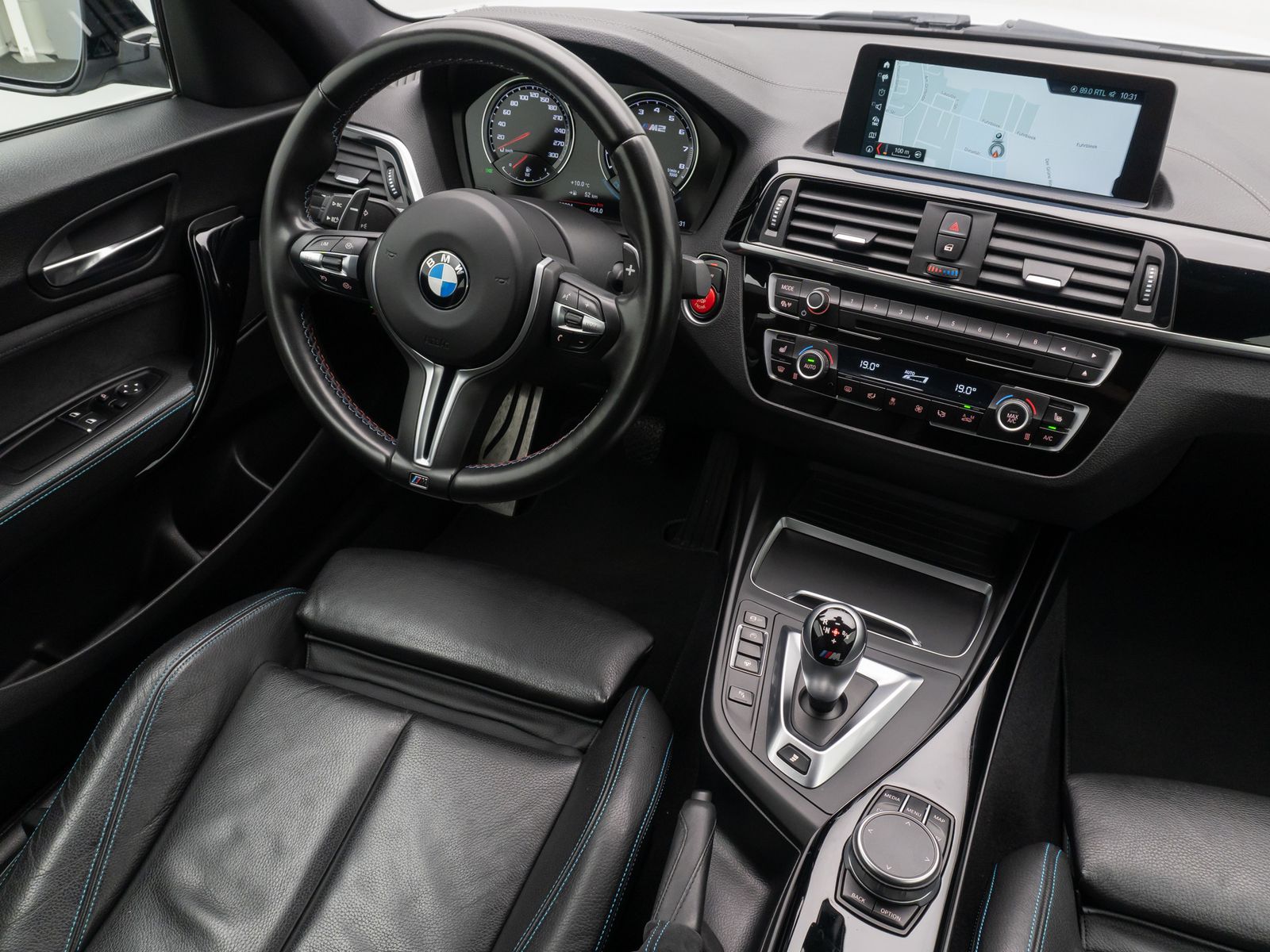 Fahrzeugabbildung BMW M2 Competition M Driver´s Kamera NaviPro 19Zoll