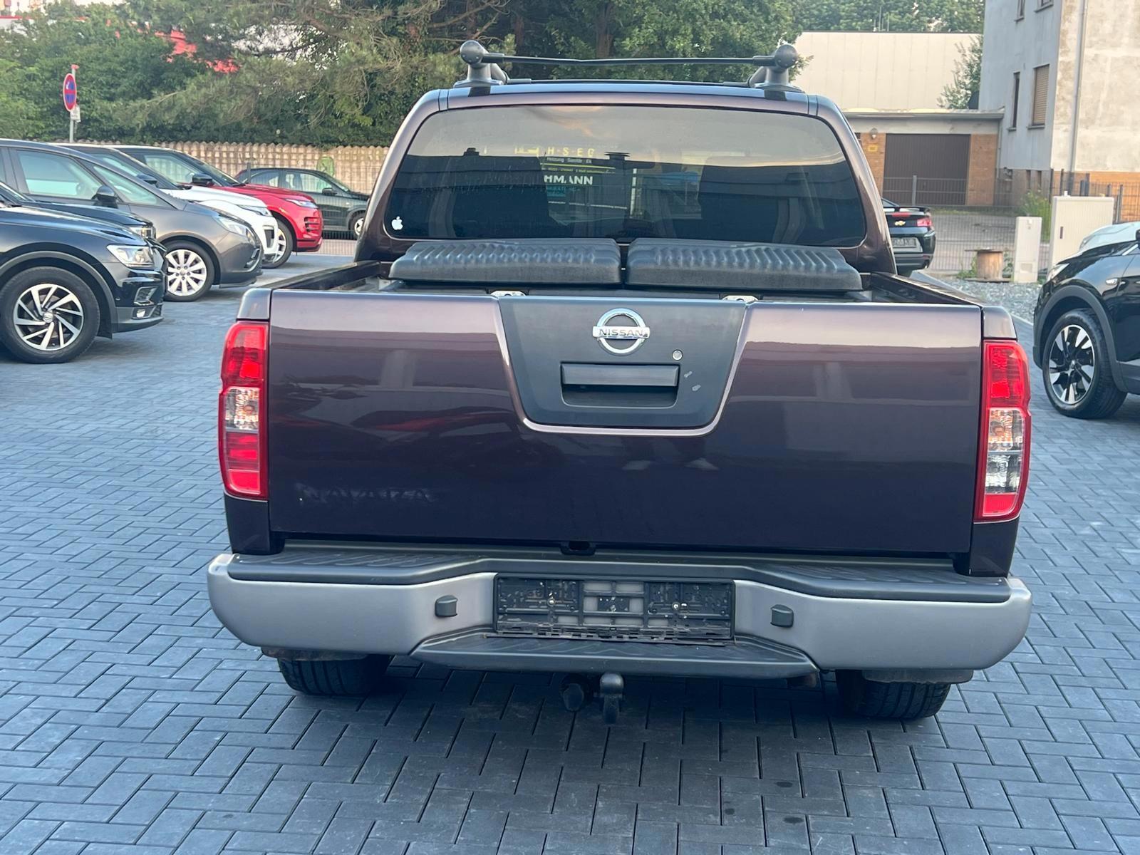 NISSAN NAVARA 2.5 DCI 190 CH 4X4 DOUBLE CAB LE BVA – GPS – SIÈGES CHAUFFANTS – CAMÉRA – ATTELAGE