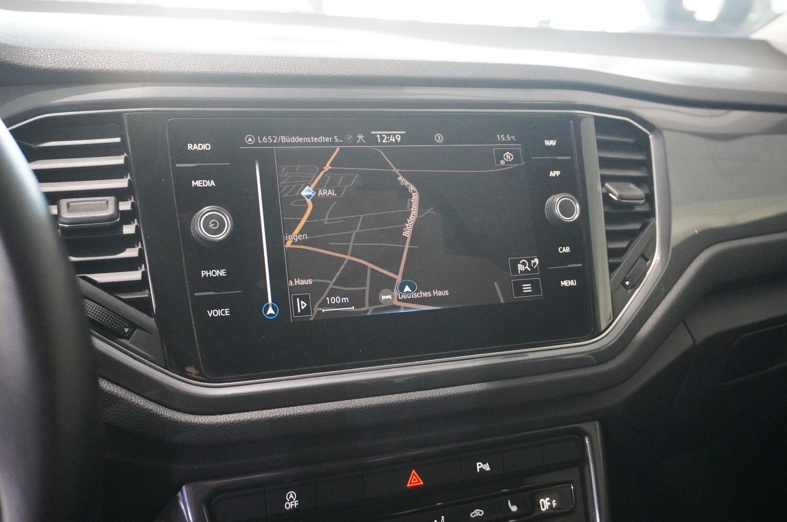 Fahrzeugabbildung Volkswagen T-Roc 1.5 TSI R-LINE SPORT NAVI/LED/KAMERA/VIRT.