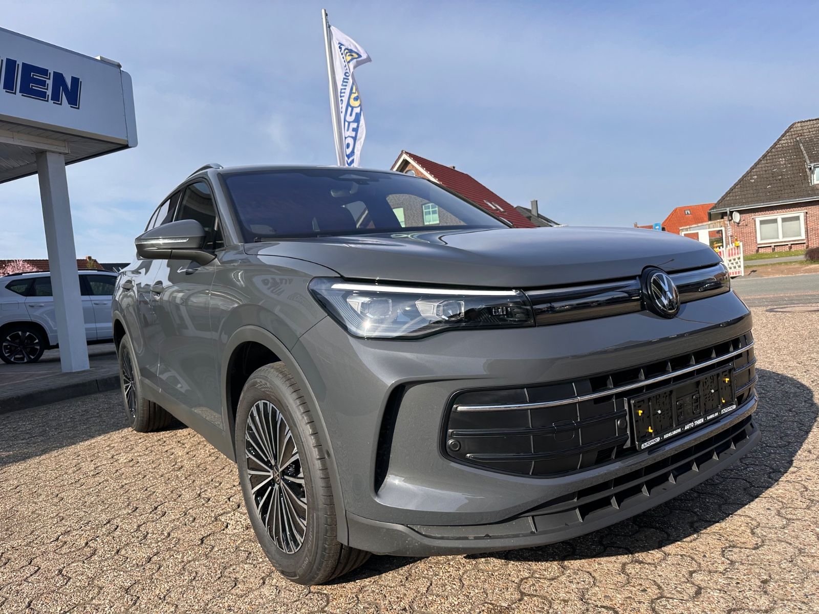 Fahrzeugabbildung Volkswagen Tiguan Life 1.5 e-Hybrid DSG ACC/APP/PDC/LED+