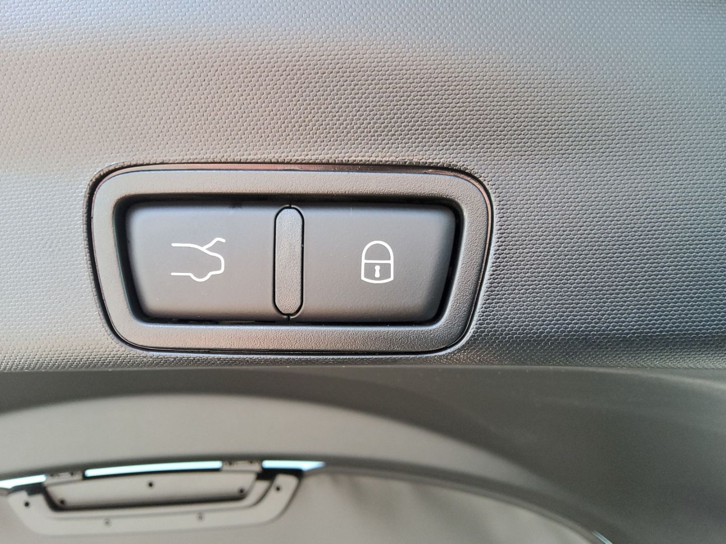 Fahrzeugabbildung Alfa Romeo Stelvio Intensa Sondermodell, Navi, 360°, 1,99%