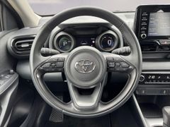 Fahrzeugabbildung Toyota Yaris Hyb Team D LED SHZ 15 Jahre Garantie