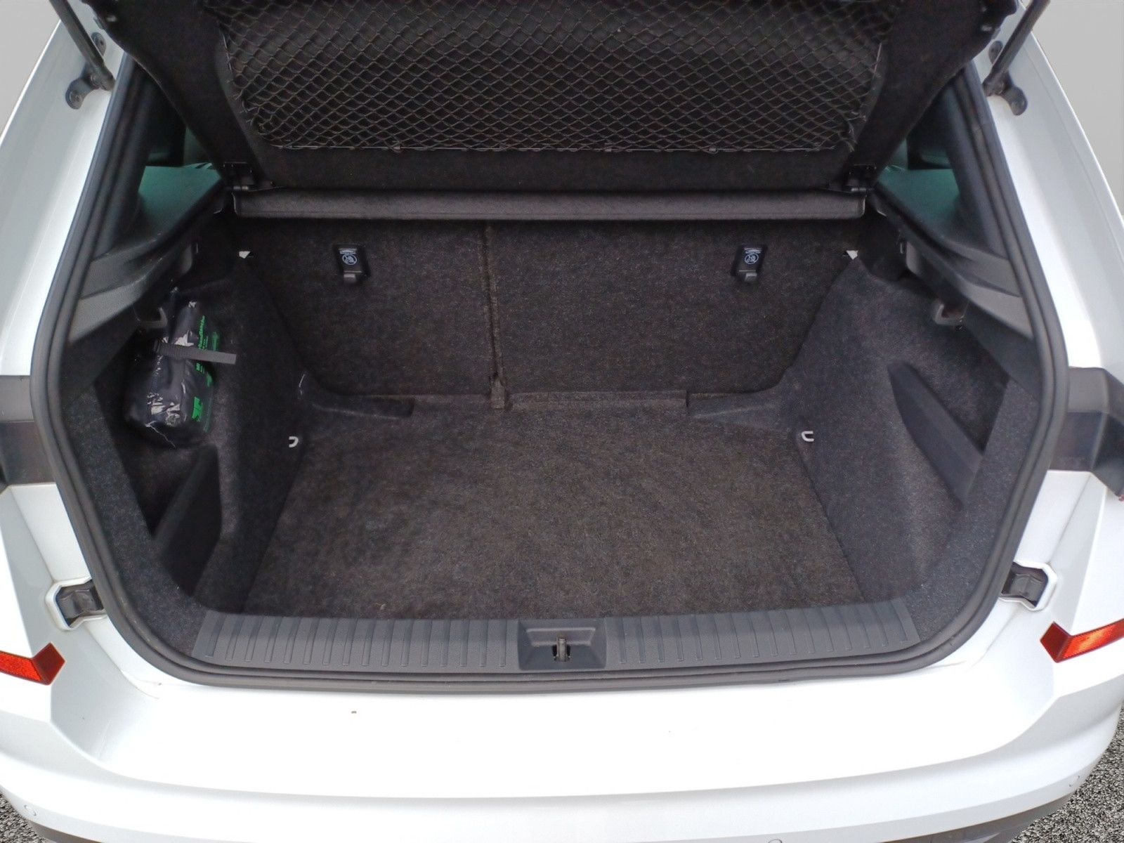 Fahrzeugabbildung SKODA Kamiq 1.0 TSI DSG Monte Carlo Rückfahrkamera