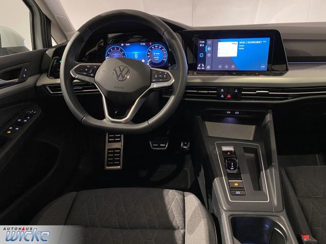 Golf VIII 1.0 eTSI DSG Move NAVI KLIMA PDC PANO