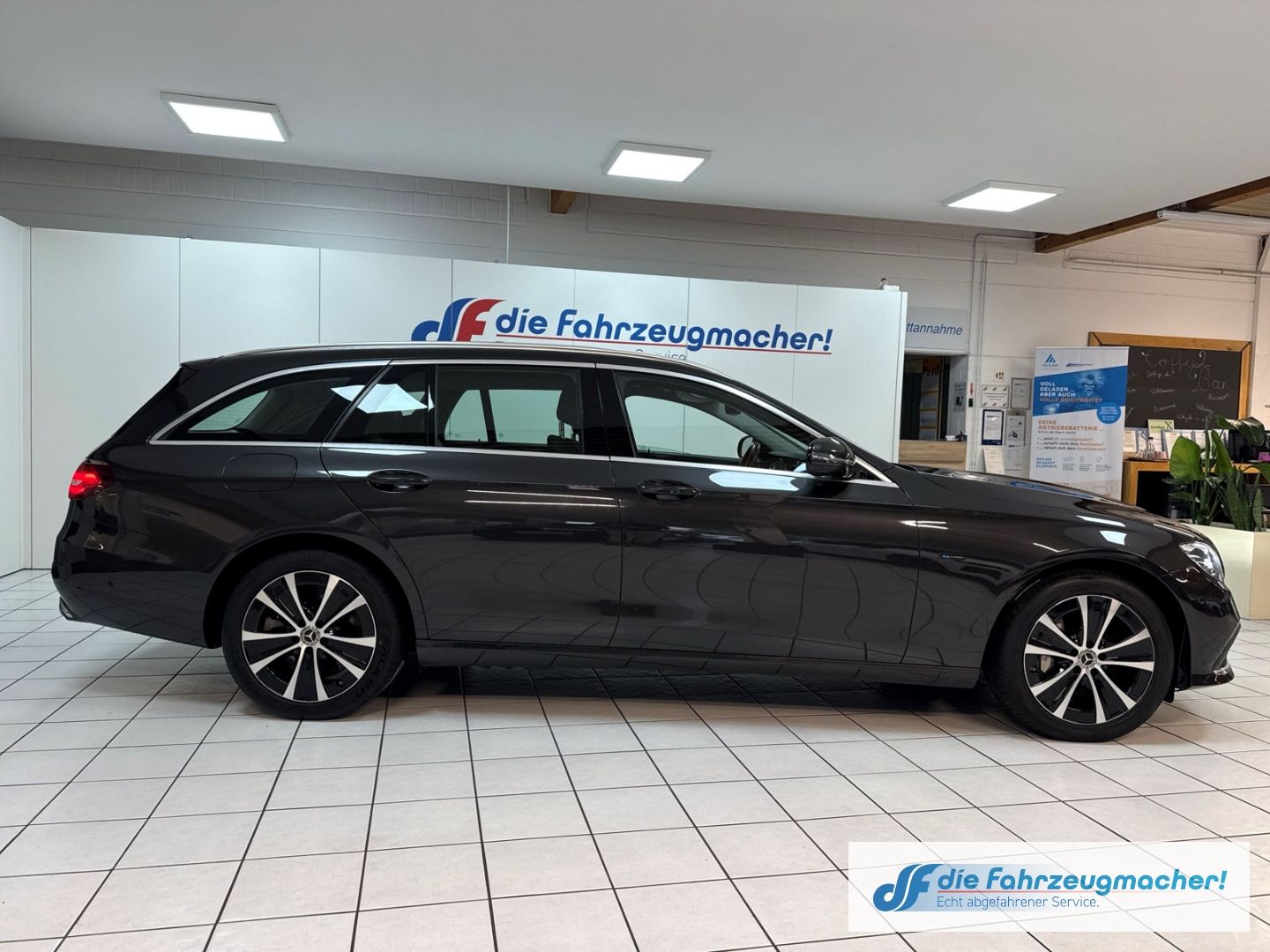 Fahrzeugabbildung Mercedes-Benz E 300 300de HUD AHK-klappbar Digitales Cockpit L