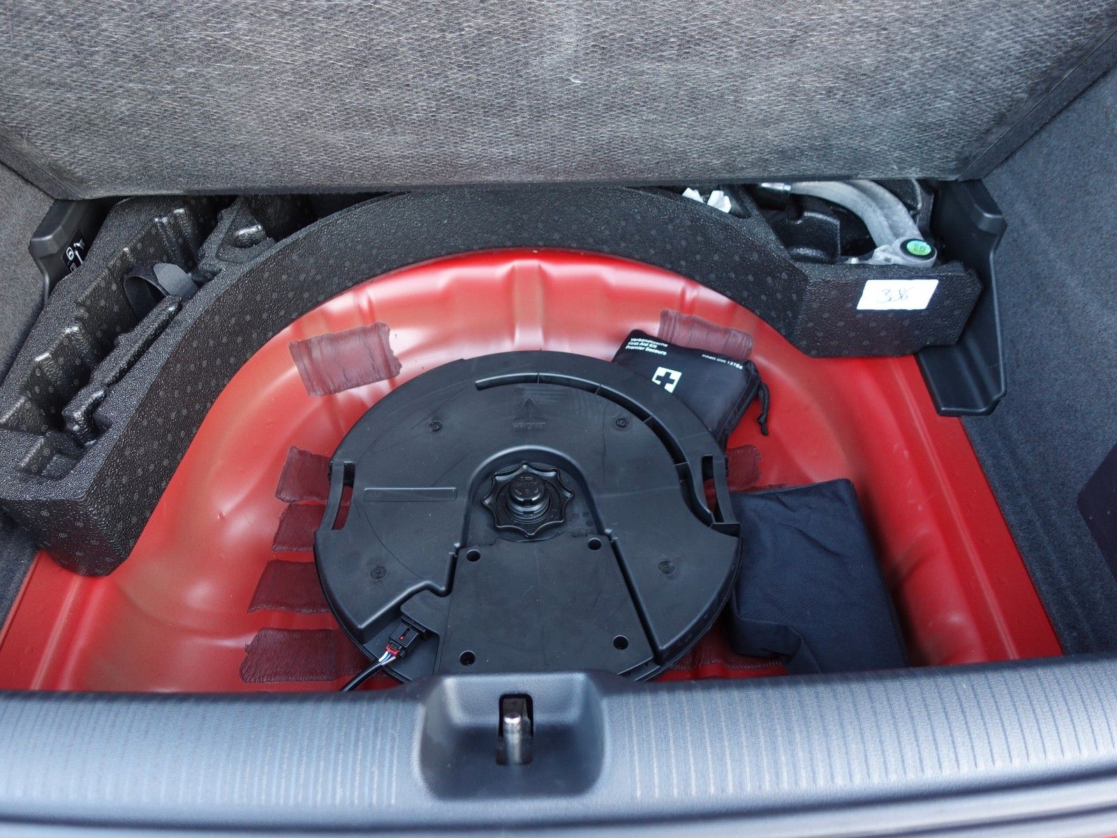 Fahrzeugabbildung Audi Q2 35 TFSI S tronic S line AHK/SONOS/19"LMR/....