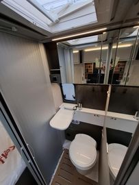 HYMER  ERIBA  HYMERCAR Yosemite 180 PS Maxi Solar Skyview AHK 2.Batt.