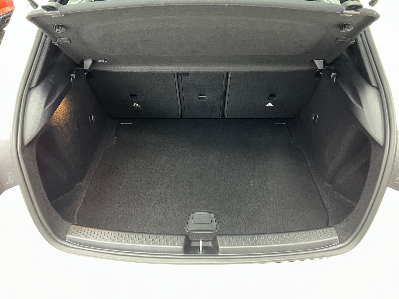 Mercedes-Benz A 250 4Matic Progressive AHK, LED, Premium Paket