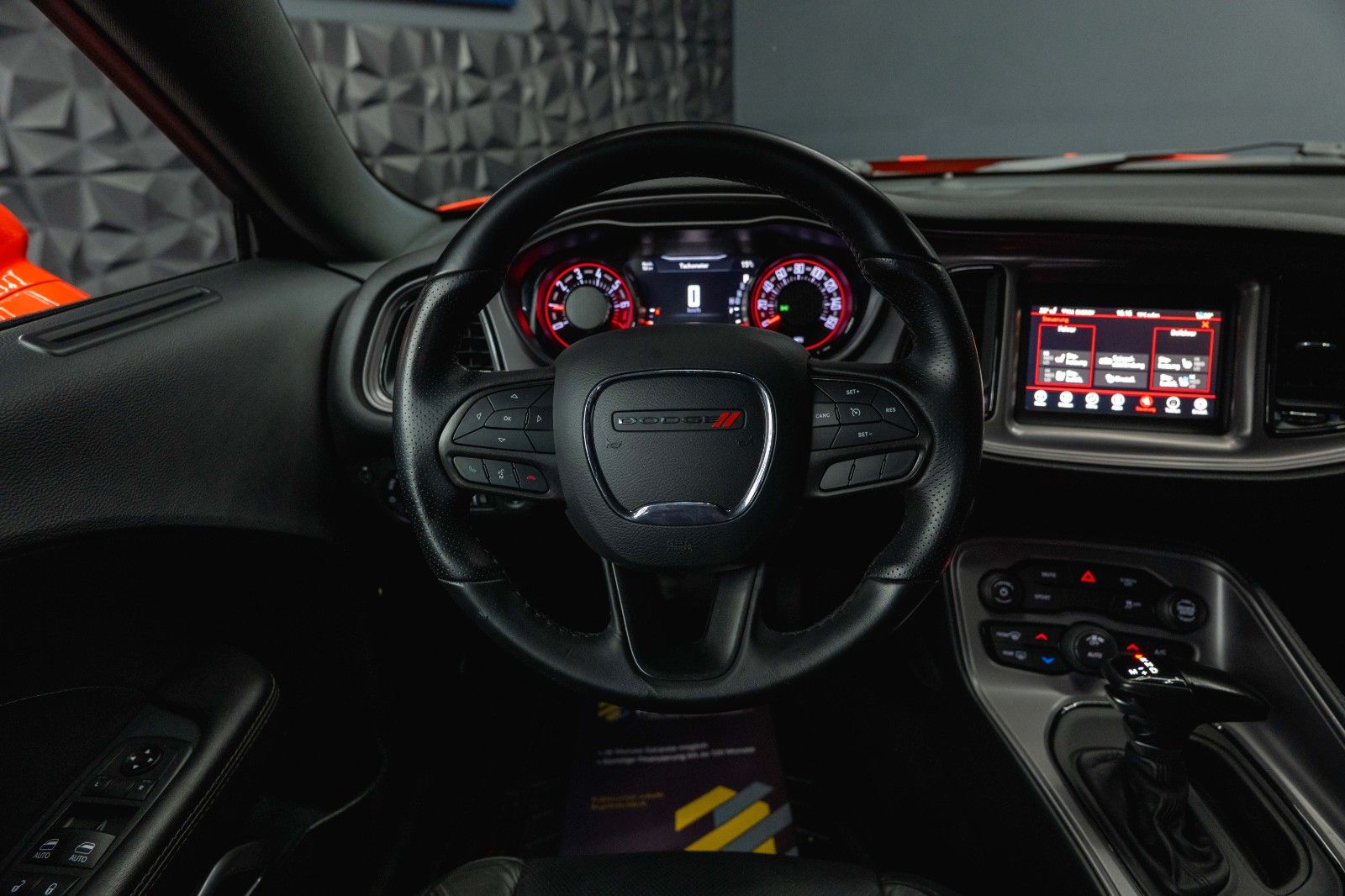 Fahrzeugabbildung Dodge Challenger 3.6 V6 GT SRT Styling *LED*1.Hand*19%